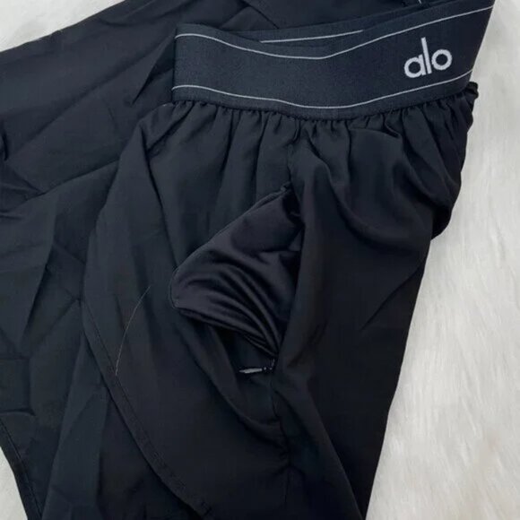 Alo Black Double Layer SportsShorts Women's Size S - Picture 2 of 5
